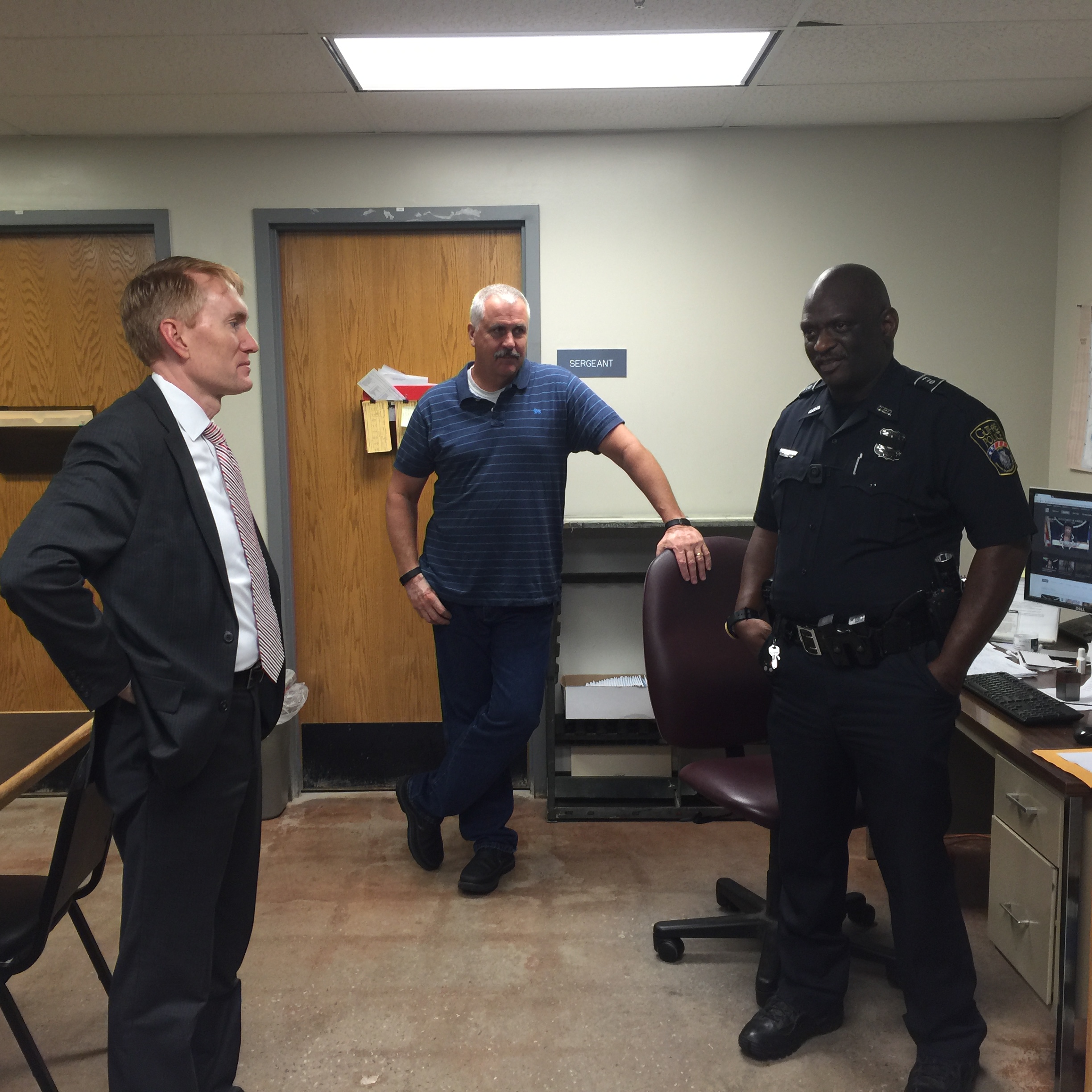 Senator James Lankford visits with Guthrie police officers following
