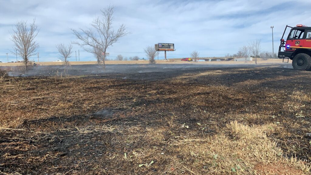 Watch: Mower sparks grass fire near businesses – Guthrie News Page