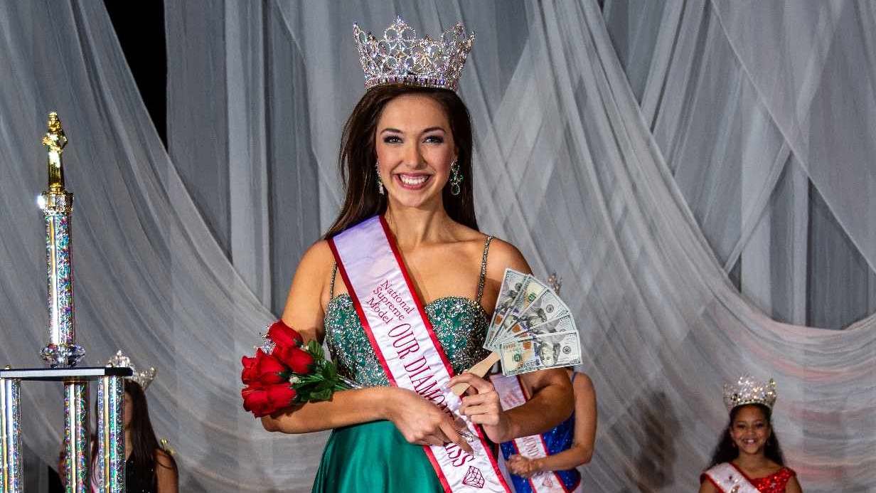 Sophie Evans named National Supreme Model – Guthrie News Page